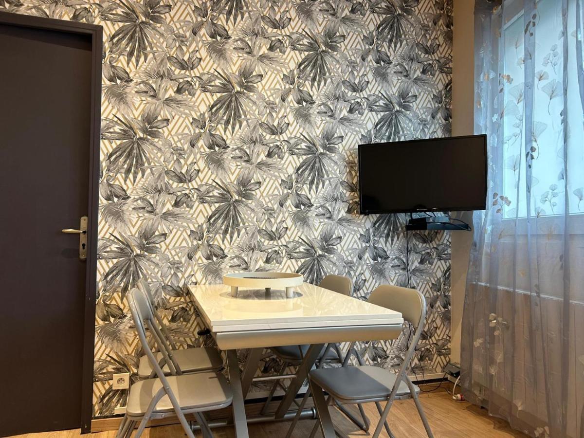 Appartement De Luxe En R/C Idealment Place En Hyper Centre Lourdes Exterior foto